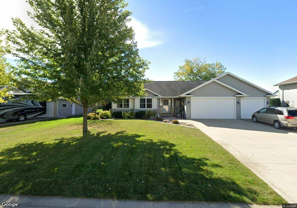 W5551 Bailey Dr, Appleton, WI 54915 - photo 1