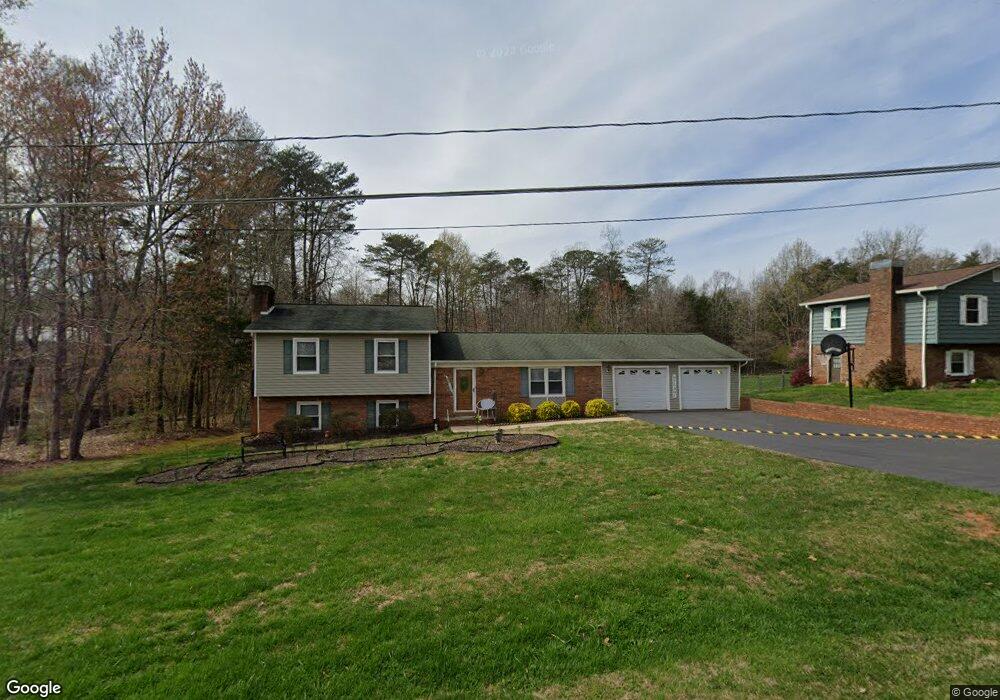 141 Kingswood Rd, Statesville, NC 28625 - photo 1