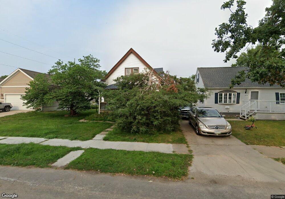 1312 9th St NW, Cedar Rapids, IA 52405 - photo 1