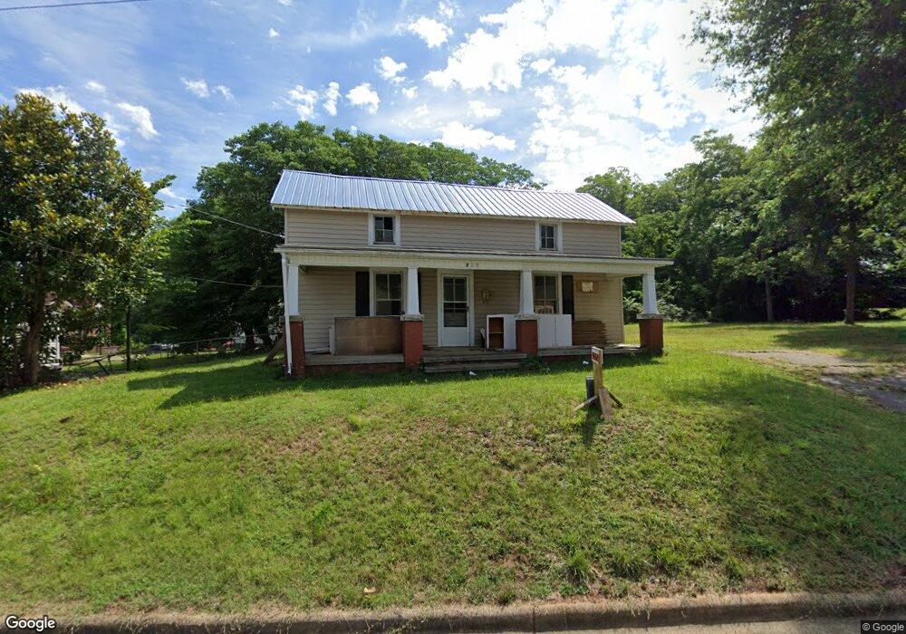 305 S Harris St, Reidsville, NC 27320 - photo 1