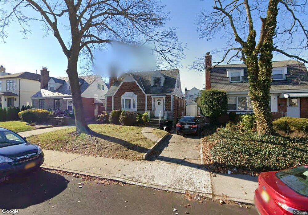 7336 184th St, Fresh Meadows, NY 11366 - photo 1