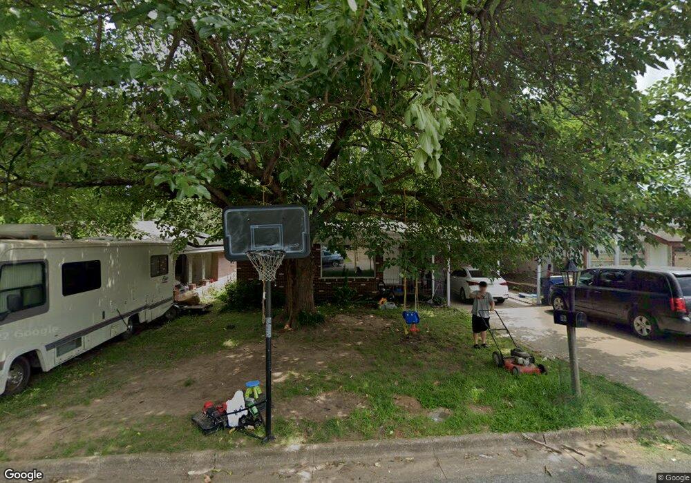 714 W Bullock St, Denison, TX 75020 - photo 1