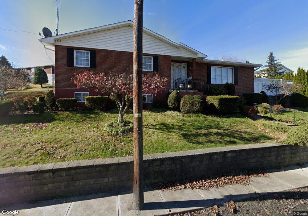 135 Center St, Hughestown, PA 18640 - photo 1