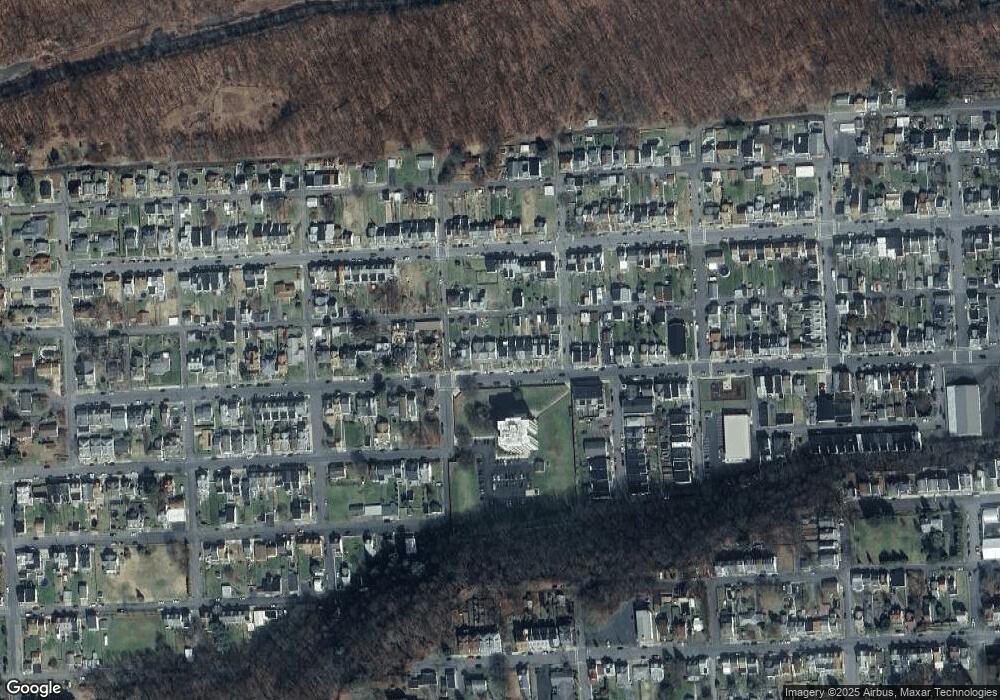 1331 W Arch St, Coal Township, PA 17866 - photo 1