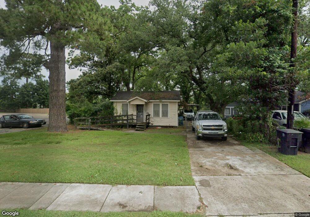 6905 Weaver Rd, Houston, TX 77028 - photo 1