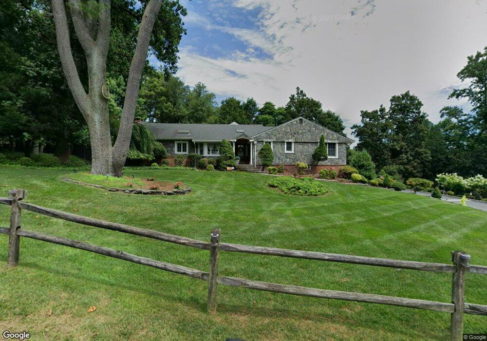 7 Robin Ridge Rd, Upper Saddle River, NJ 07458 - photo 1