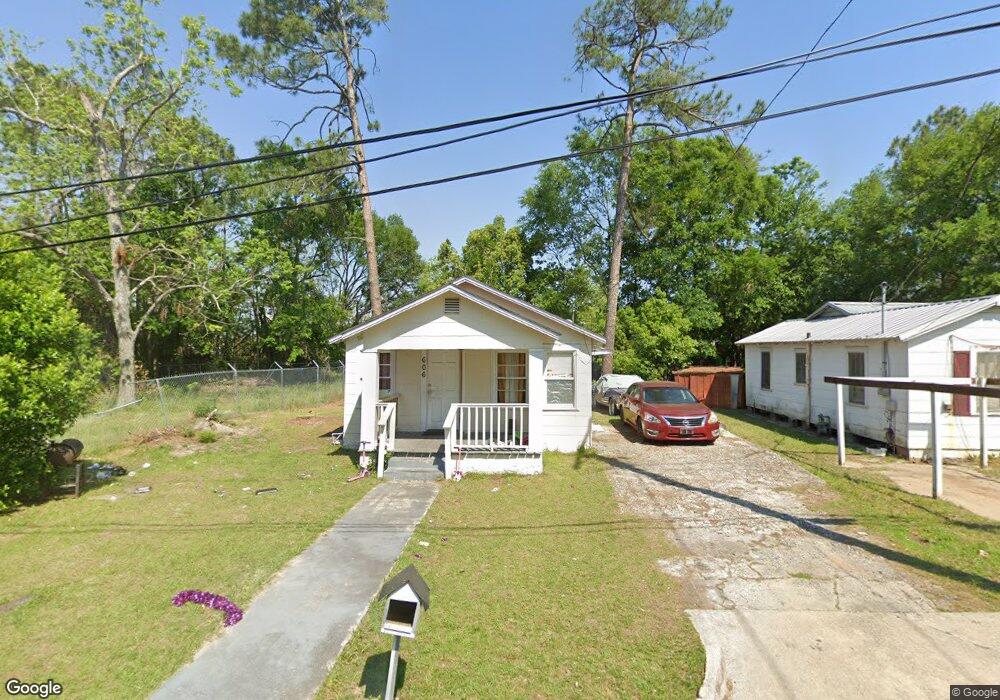 606 Manilla Ave S, Douglas, GA 31533 - photo 1