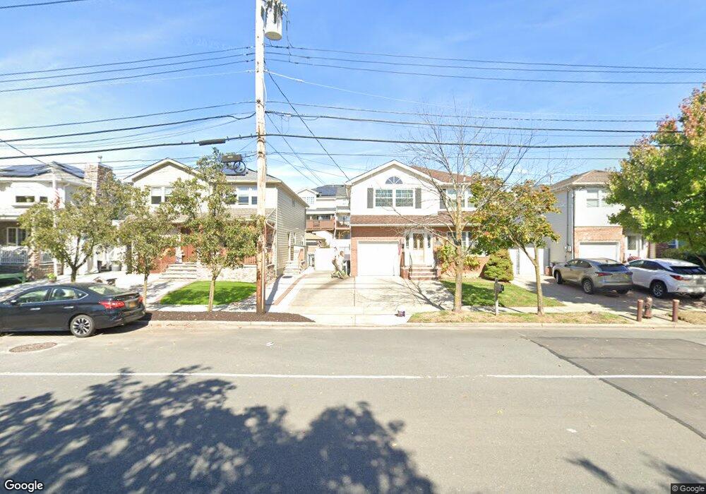 17 Hemlock Ln, Staten Island, NY 10309 - photo 1