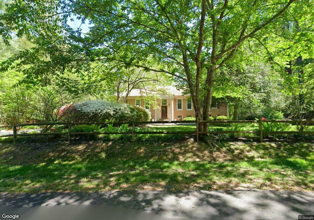 2011 Carrhill Rd, Vienna, VA 22181 - photo 1