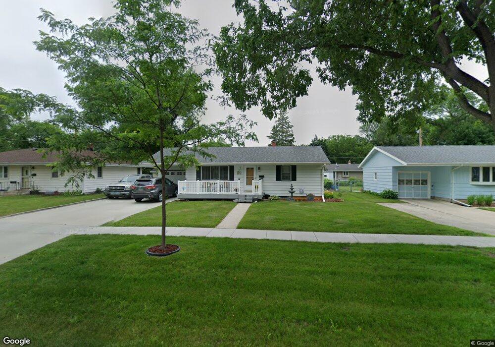 2109 10th St N, Fargo, ND 58102 - photo 1