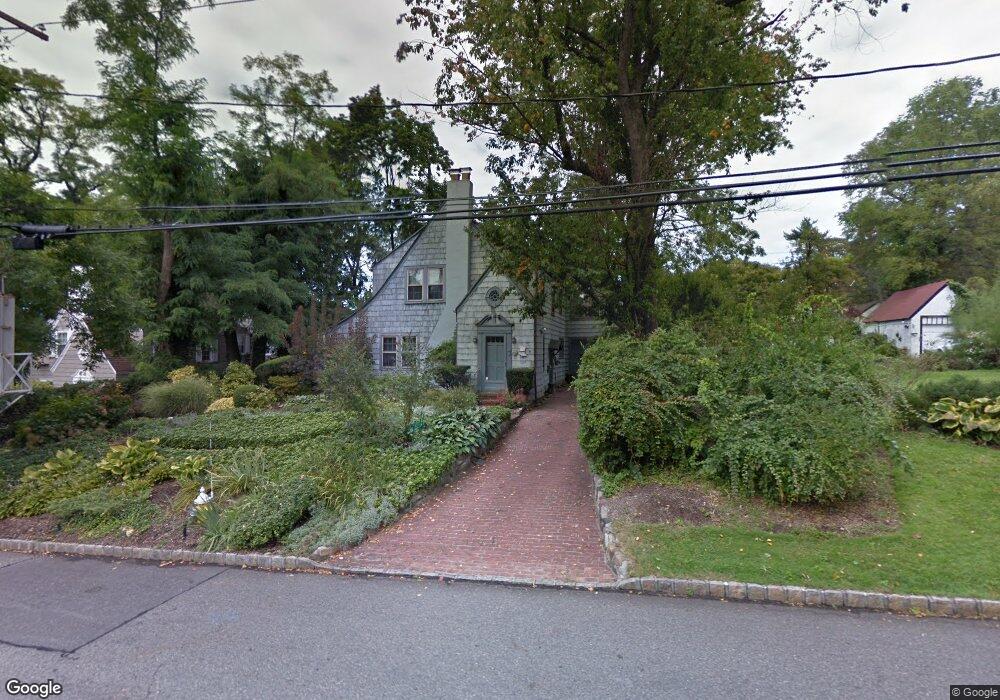 7 Susquehanna Ave, Great Neck, NY 11021 - photo 1