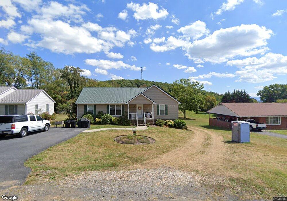 206 Montgomery Rd, Staunton, VA 24401 - photo 1