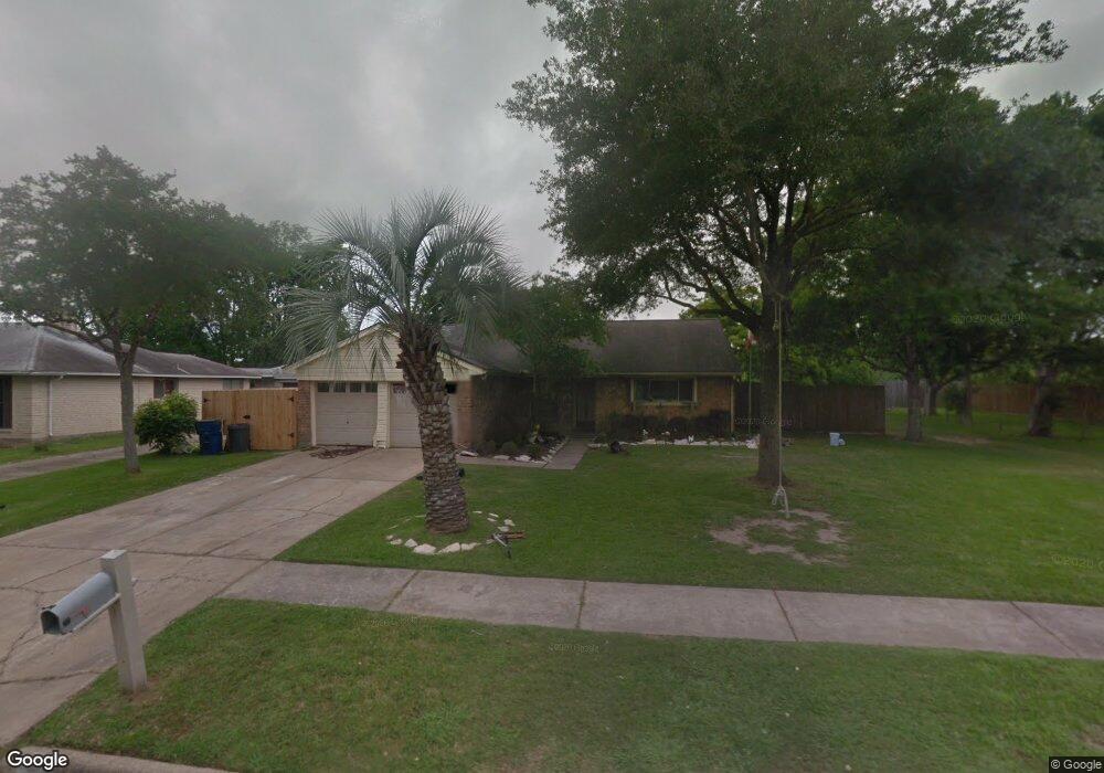 518 W Castle Harbour Dr, Friendswood, TX 77546 - photo 1