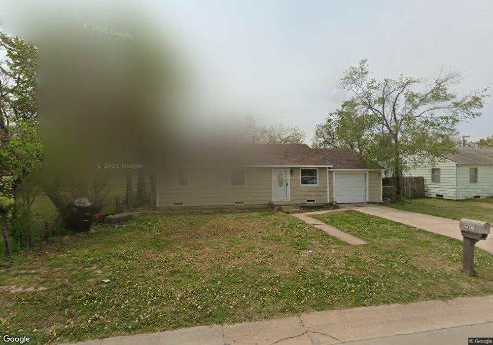 2821 E Eucalyptus Ave, Enid, OK 73701 - photo 1