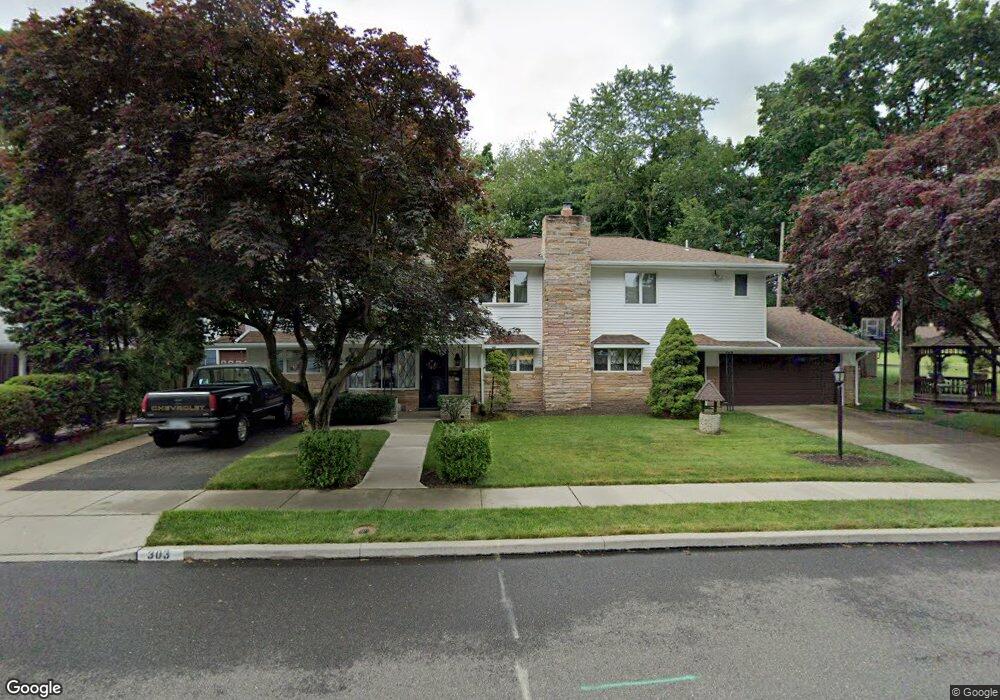 303 Allendale Dr, Morrisville, PA 19067 - photo 1