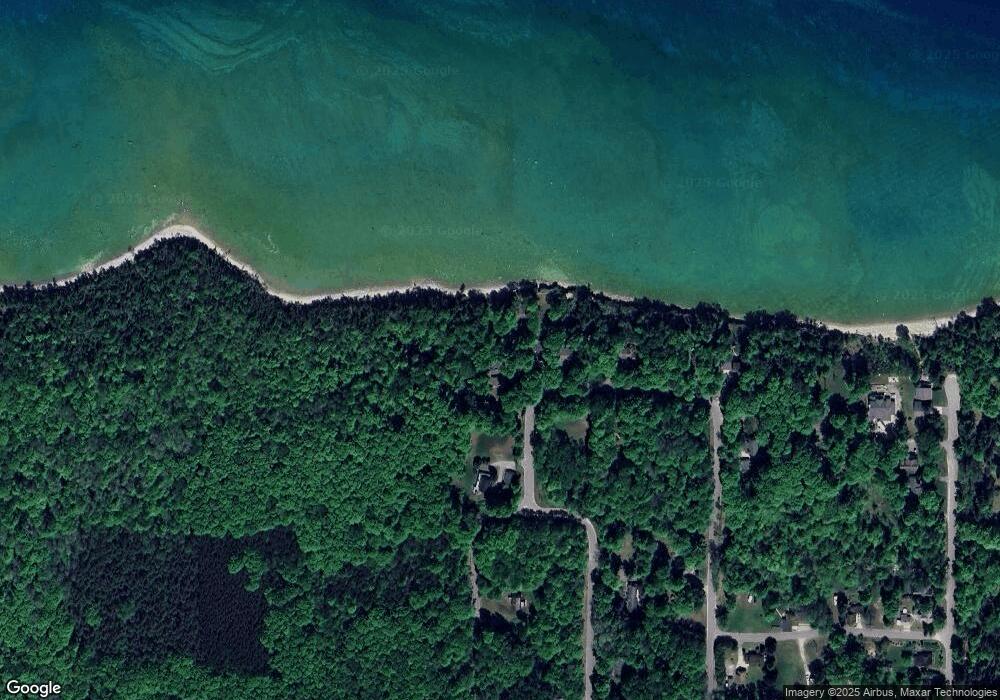 11182 Spring St, Charlevoix, MI 49720 - photo 1