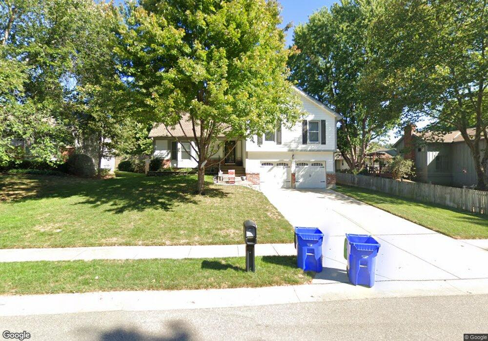 6525 Rosehill Rd, Shawnee, KS 66216 - photo 1