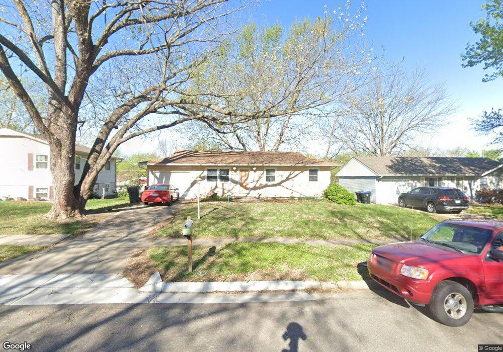 3121 SW Crest Dr, Topeka, KS 66614 - photo 1