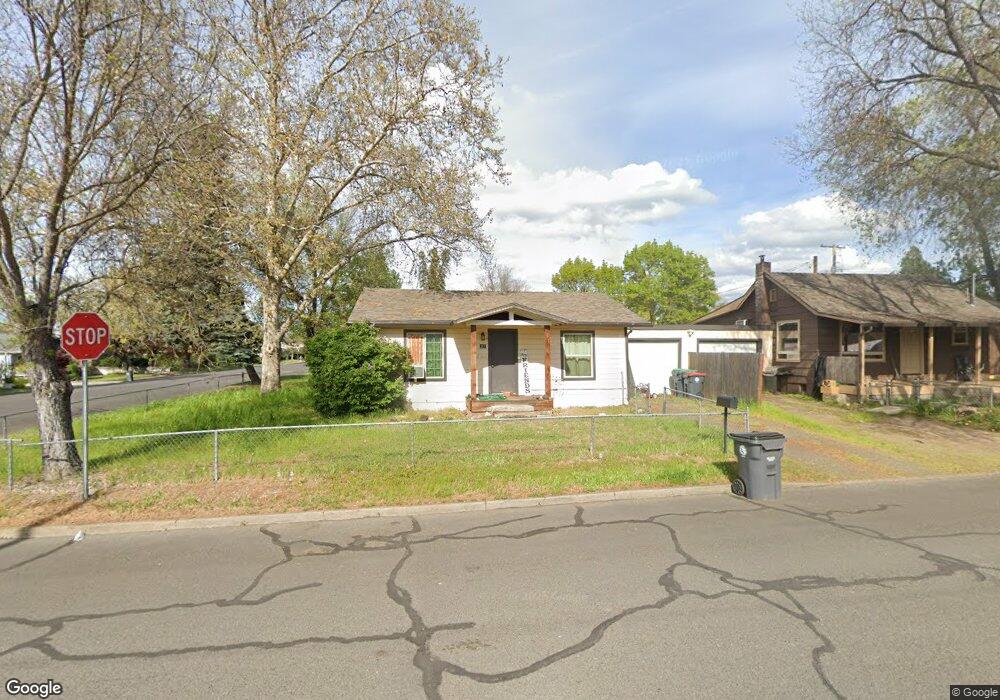 217 S 5th St, Central Point, OR 97502 - photo 1