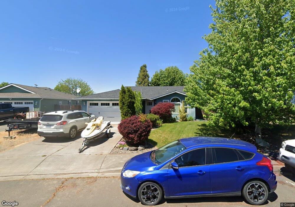 1133 White Chapel Dr, Central Point, OR 97502 - photo 1