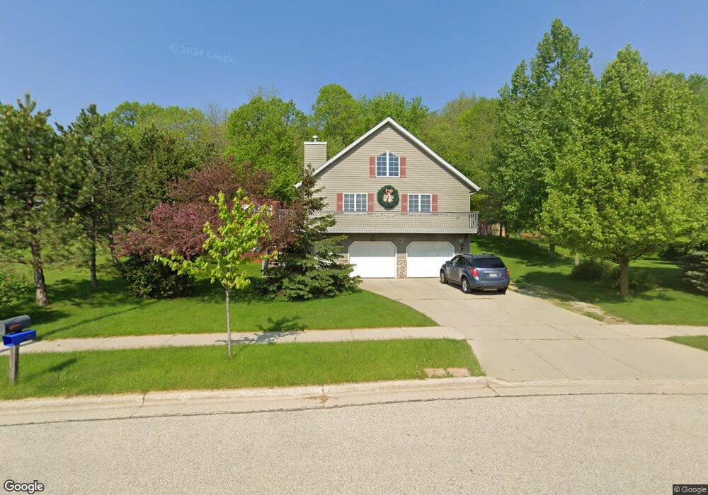 3301 Dubin Cir, West Bend, WI 53090 - photo 1