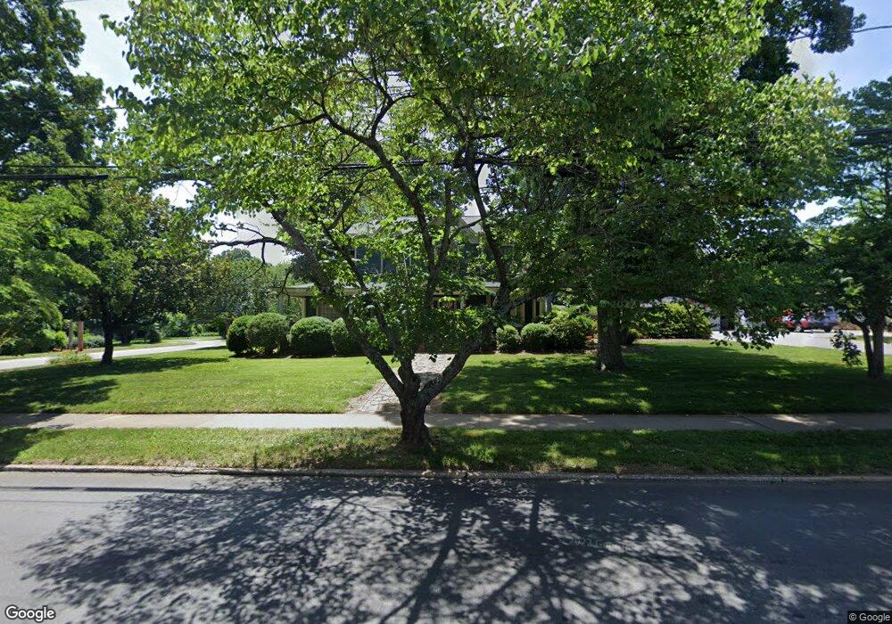 542 Davie Ave, Statesville, NC 28677 - photo 1