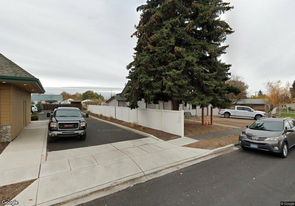 824 SW 14th St, Redmond, OR 97756 - photo 1