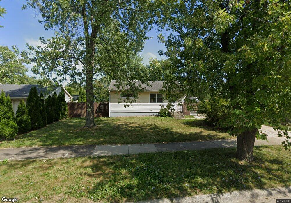 2305 Shawnee Rd, Waukegan, IL 60087 - photo 1