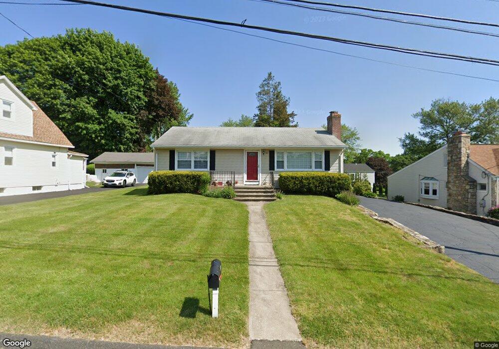 28 Pine St, Trumbull, CT 06611 - photo 1