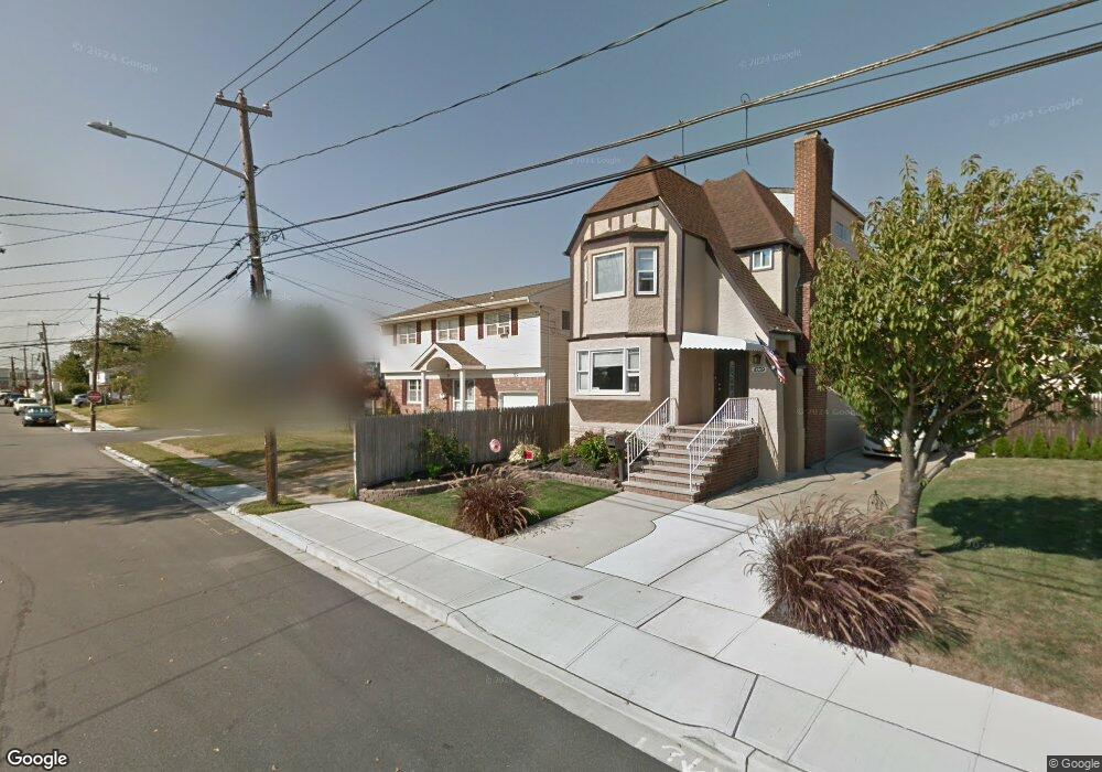 129 Vanderbilt Ave, Island Park, NY 11558 - photo 1