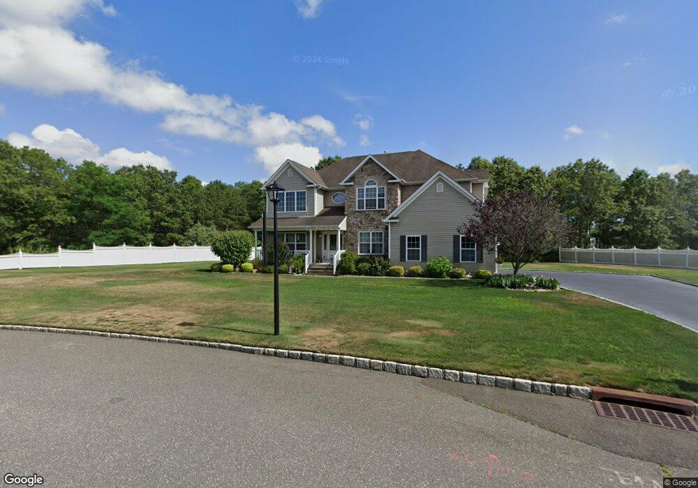 4 Camden Ct, Medford, NY 11763 - photo 1