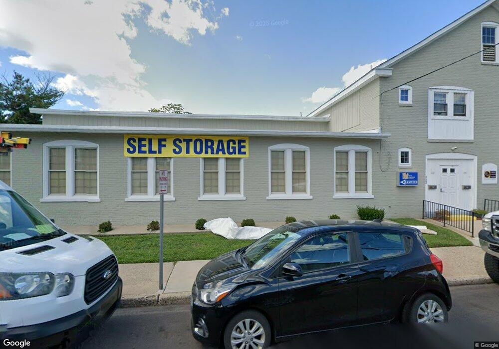 113 E Chestnut St, Souderton, PA 18964 - photo 1