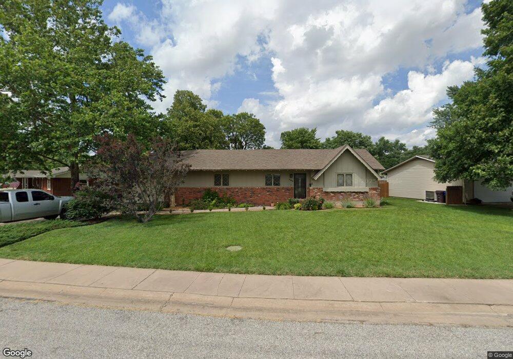 1105 Eastmoor Dr, McPherson, KS 67460 - photo 1