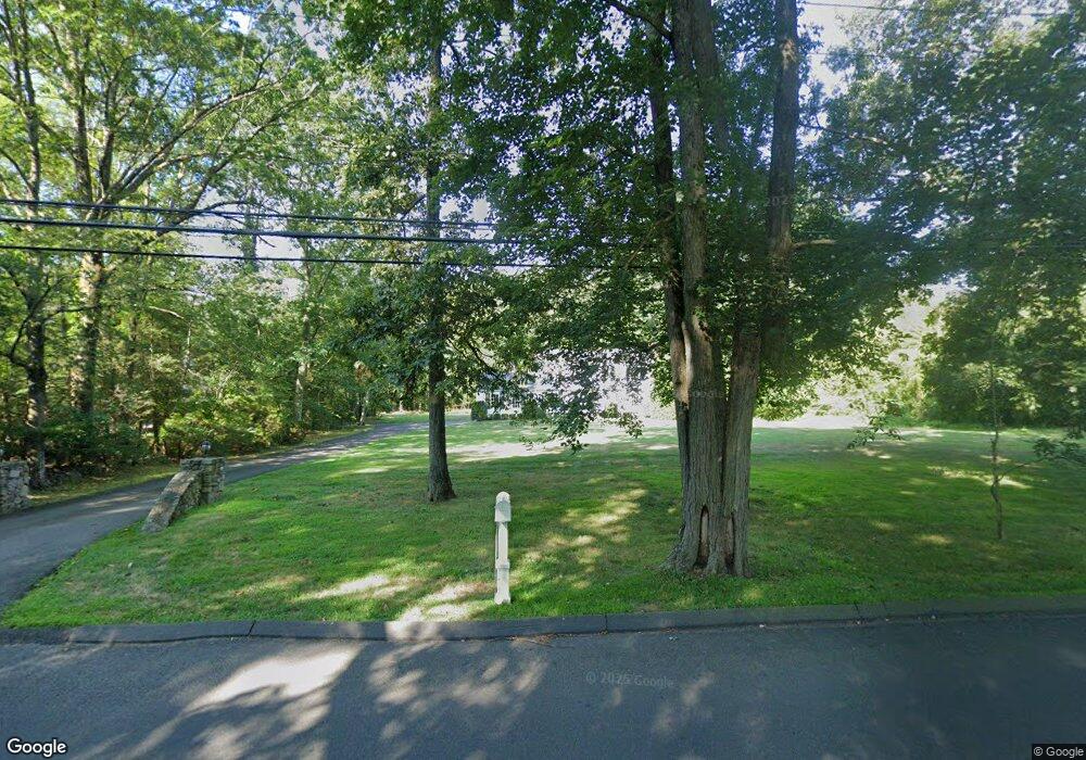 1115 Burr St, Fairfield, CT 06824 - photo 1