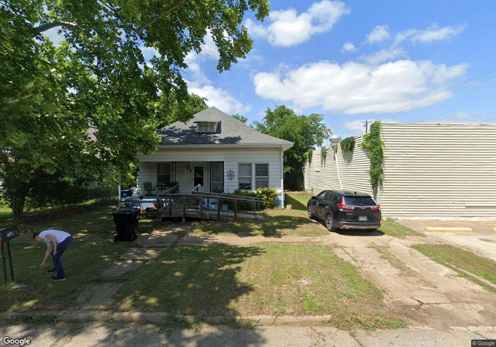 1105 W Main St, Denison, TX 75020 - photo 1