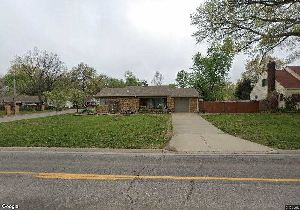 3401 SW 10th Ave, Topeka, KS 66604 - photo 1