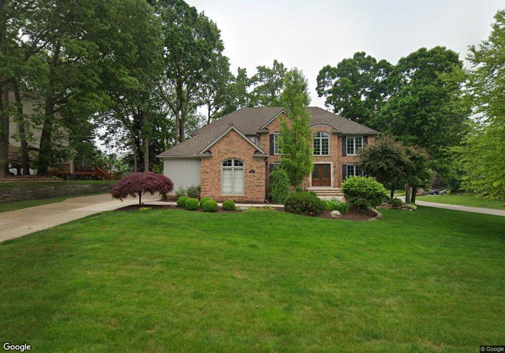 3289 Parkwood Dr, Rochester Hills, MI 48306 - photo 1