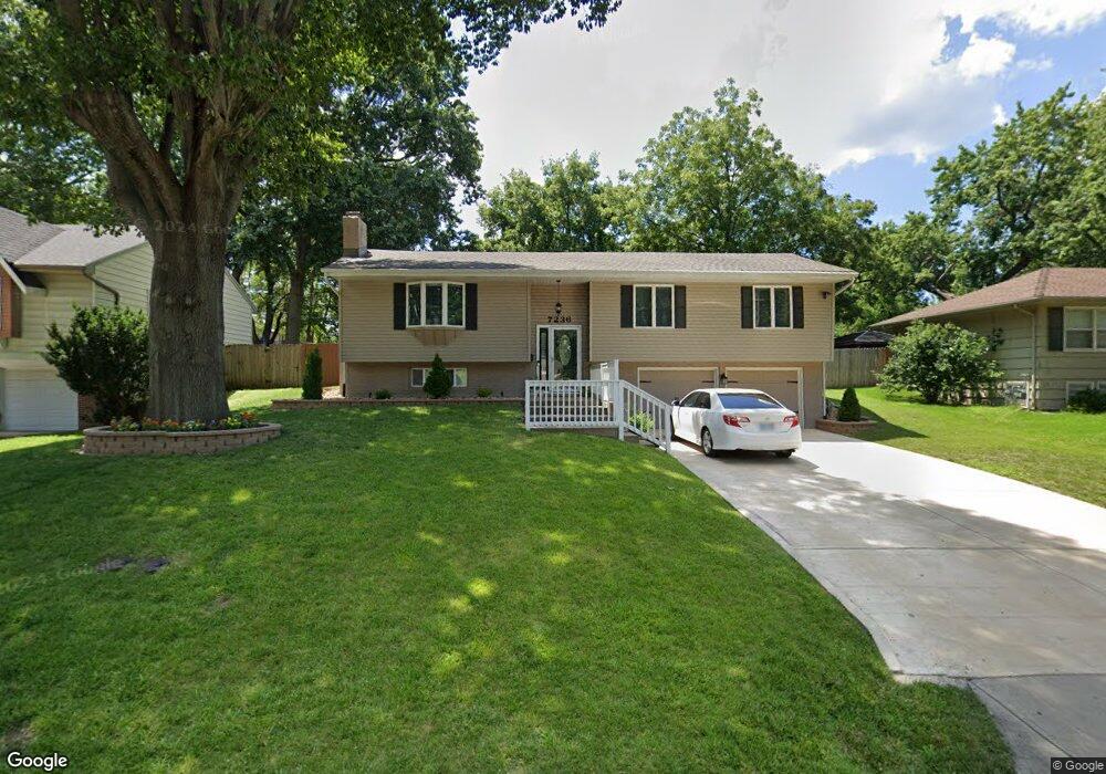 7236 Reeder St, Shawnee, KS 66203 - photo 1