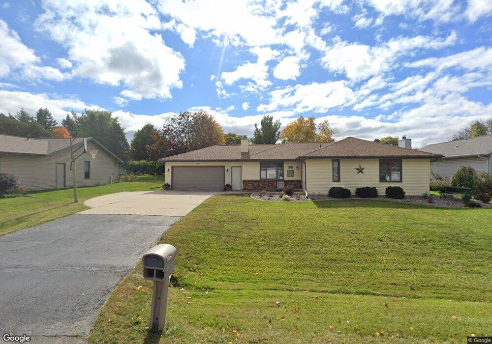 2623 W Sunnyview Cir, Appleton, WI 54914 - photo 1