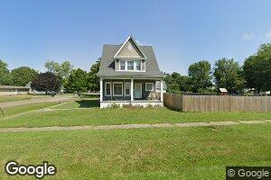 502 E 5th St, Bowen, IL 62316