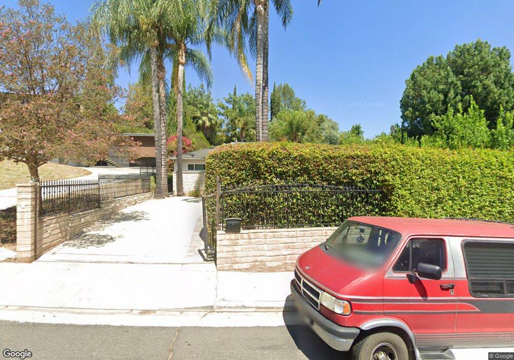 22275 Macfarlane Dr, Woodland Hills, CA 91364 - photo 1