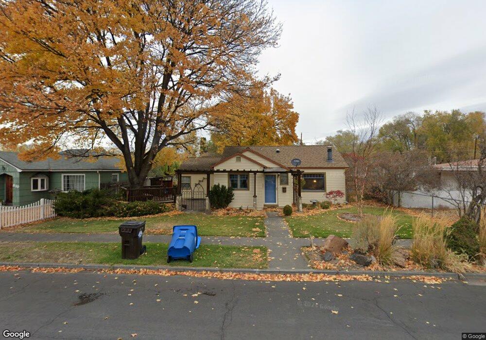 827 NW Birch Ave, Redmond, OR 97756 - photo 1