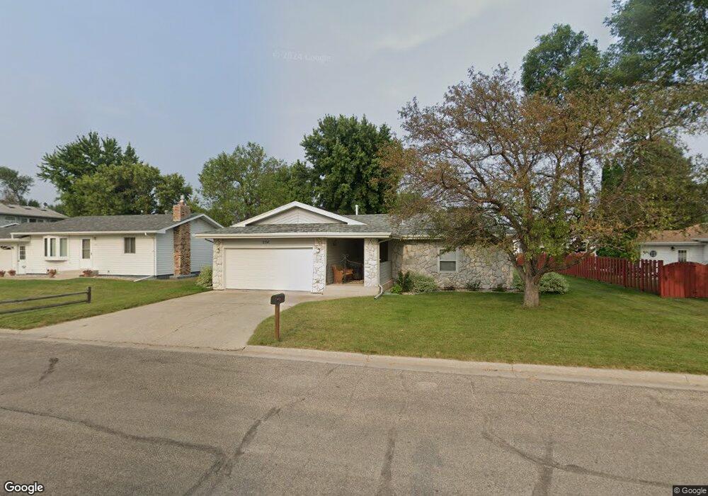 234 18th Ave NE, Jamestown, ND 58401 - photo 1