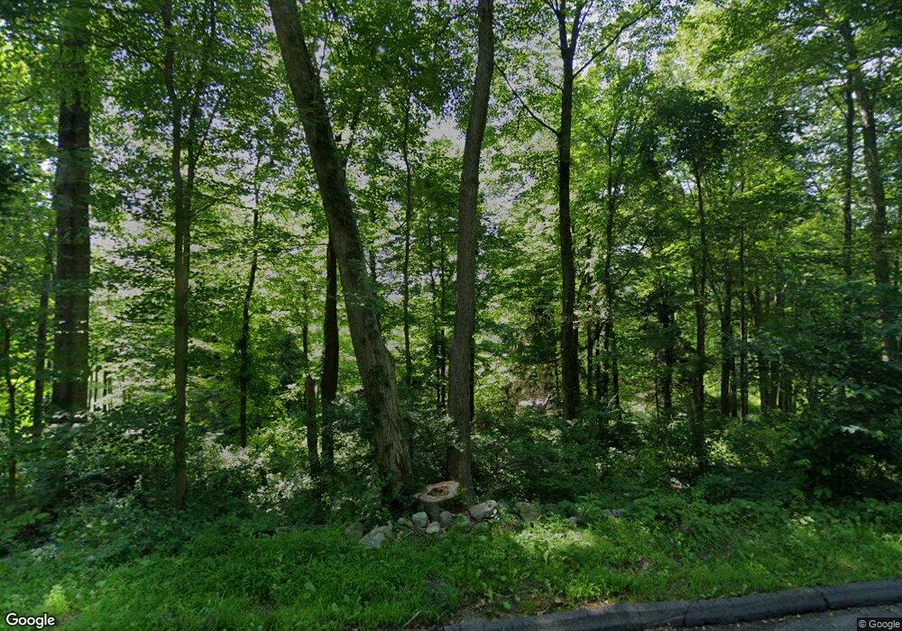 29 Huckleberry Rd, Redding, CT 06896 - photo 1