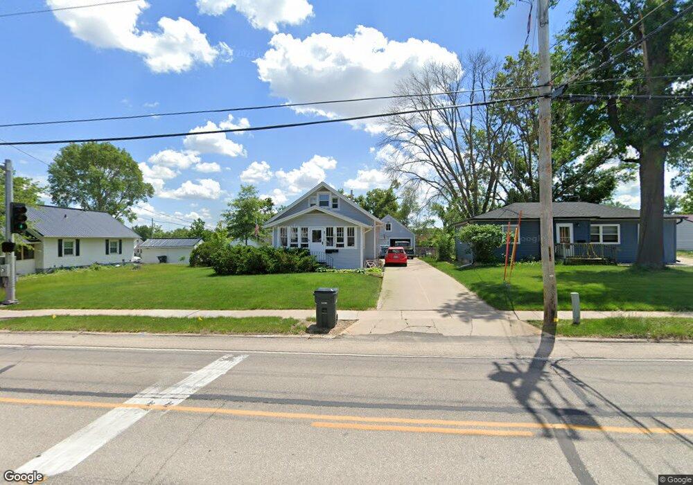 2103 Johnson Ave NW, Cedar Rapids, IA 52405 - photo 1