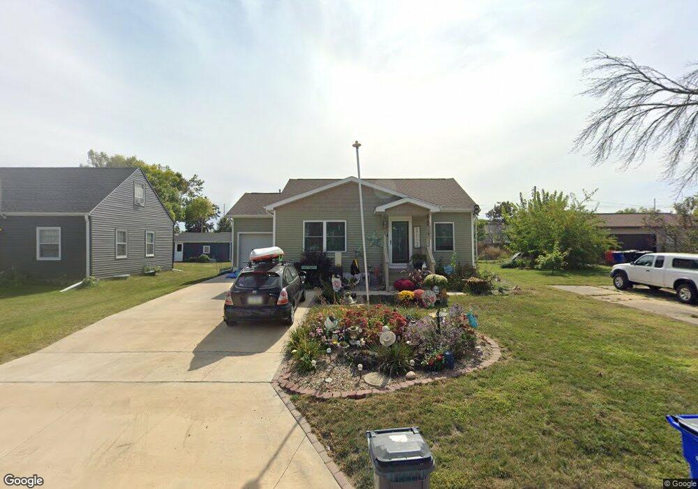 3237 Dalewood Ave SE, Cedar Rapids, IA 52403 - photo 1