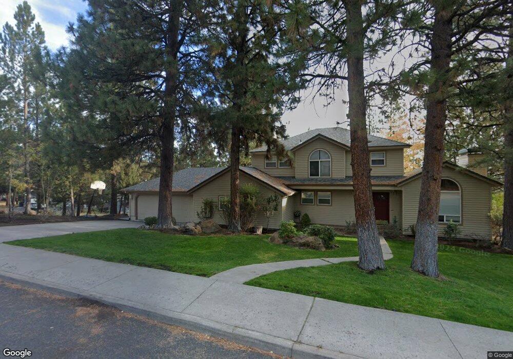 1032 NW Milton Ct, Bend, OR 97703 - photo 1