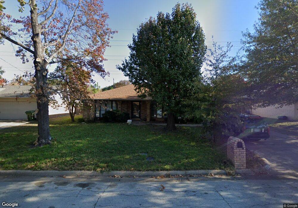 2036 Northglen Dr, Hurst, TX 76054 - photo 1