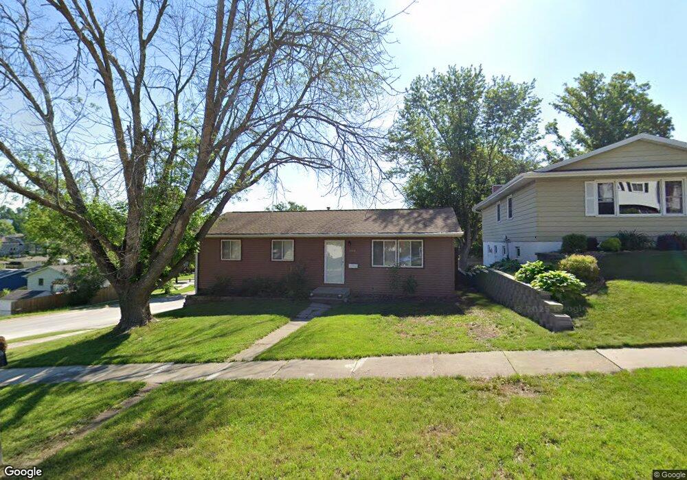 1443 26th St NW, Cedar Rapids, IA 52405 - photo 1