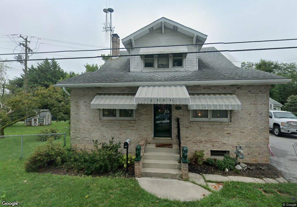 592 E King St, Littlestown, PA 17340 - photo 1